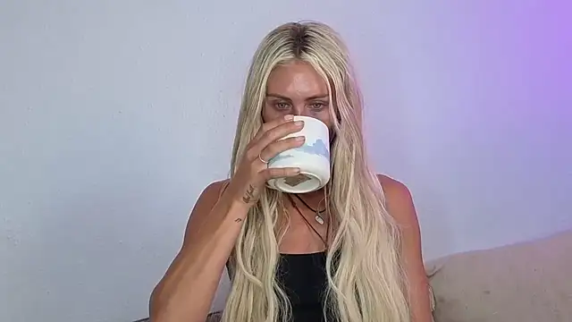 Elsa_24's Webcam Show