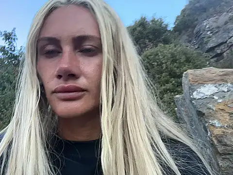Elsa_24's Live XXX Chat