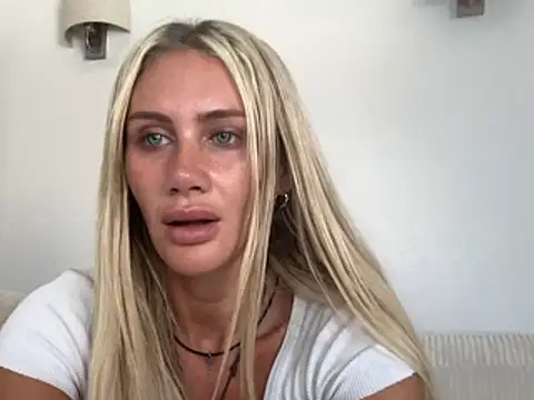 Elsa_24 Adlı Modelin Canlı XXX Sohbeti