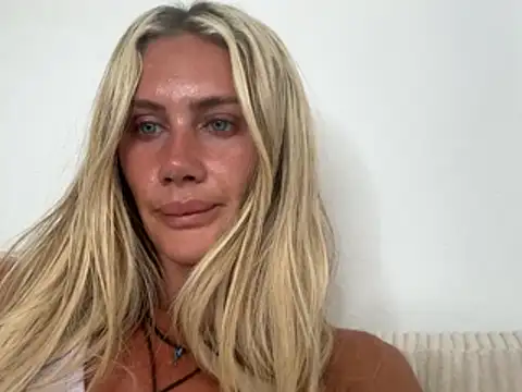 دردشة Elsa_24 الجنسية المباشرة
