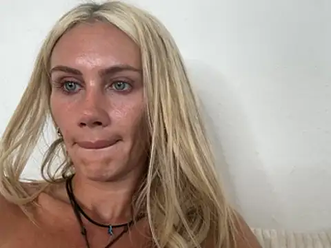 دردشة Elsa_24 الجنسية المباشرة