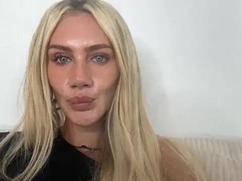 Elsa_24 live XXX chat