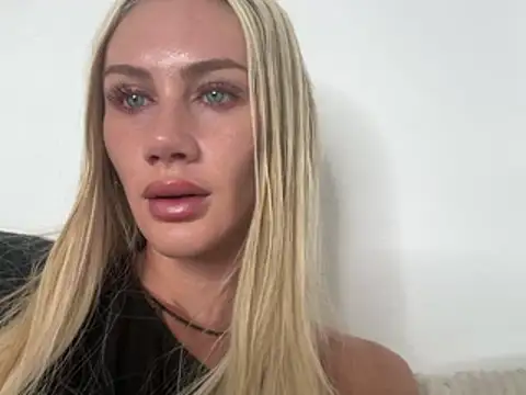 Elsa_24's Webcam Show
