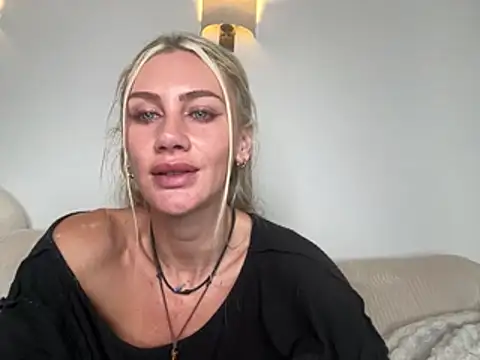 XXX chat uživo modela Elsa_24