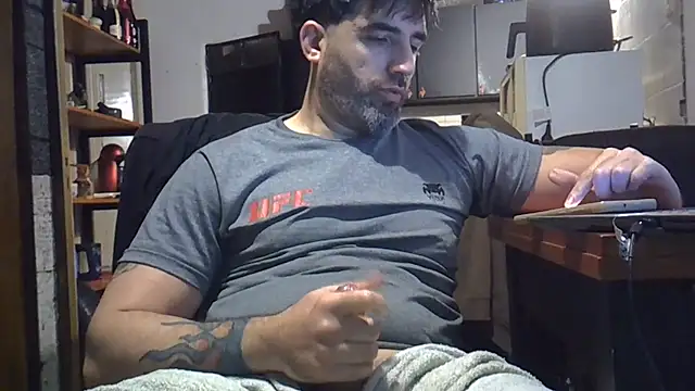 ozzypsico13 Show Webcam