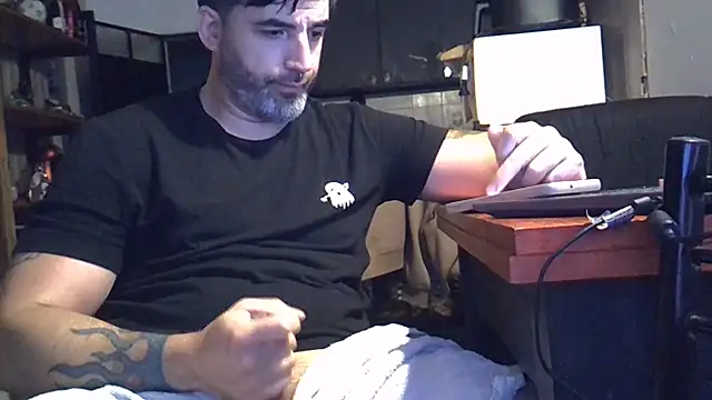 ozzypsico13 Webcam Show