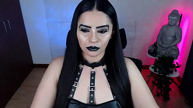 צ'אט XXX בשידור חי של GODDESS_EVANS