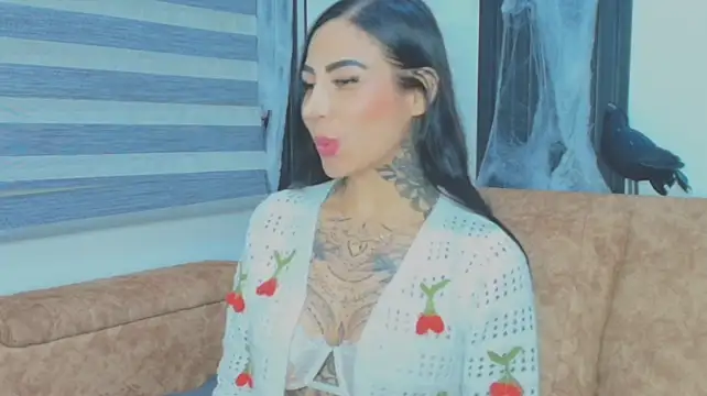 EmiliMontero Show in webcam