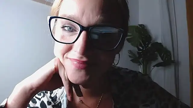 AliciaDesire Chat XXX in diretta