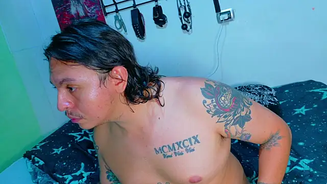 הופעת וובקאם של clydexxxbunny