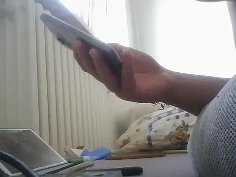 הופעת וובקאם של lickthehottie