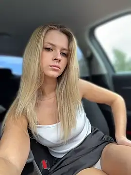 Love_Bri's Webcam Show