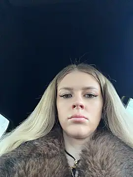 Love_Bri Show in webcam