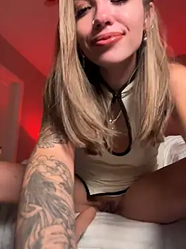 Show modela Tiny-Mimi na web-kameri