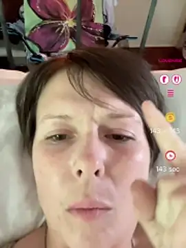 CUMFOREVERY1nTitTiES2's Webcam Show