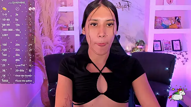 CamilaHarperr_ Show in webcam