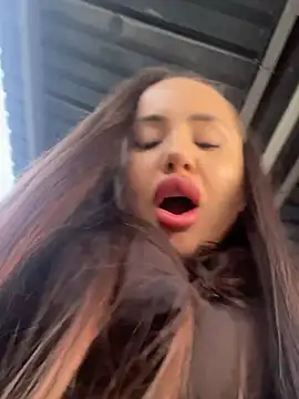 Show modela beautydiamond na web-kameri