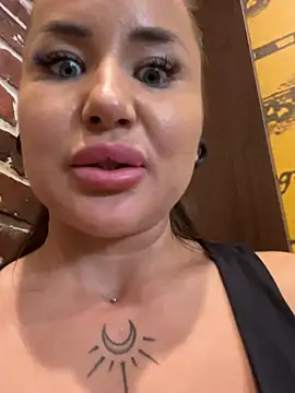 XXX chat uživo modela beautydiamond
