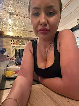 צ'אט XXX בשידור חי של beautydiamond