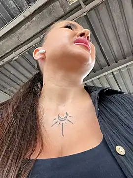 Show modela beautydiamond na web-kameri