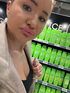 XXX chat uživo modela beautydiamond