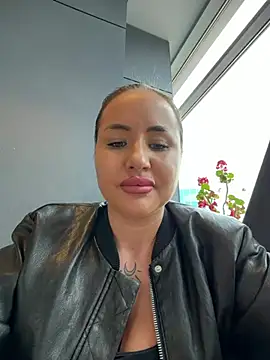 צ'אט XXX בשידור חי של beautydiamond