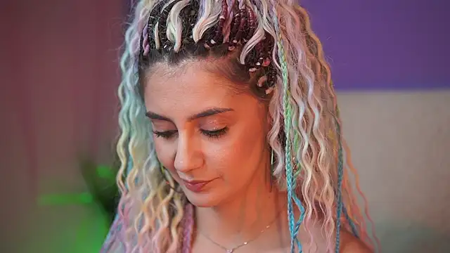 SabrinaHope Adlı Modelin Canlı XXX Sohbeti