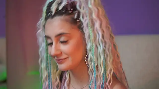 SabrinaHope Adlı Modelin Canlı XXX Sohbeti
