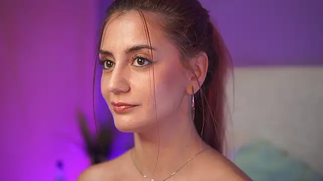 SabrinaHope Adlı Modelin Canlı XXX Sohbeti