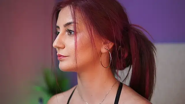 SabrinaHope Adlı Modelin Canlı XXX Sohbeti