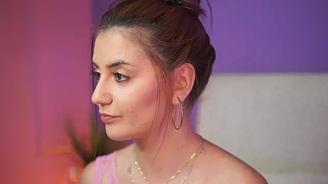 SabrinaHope Adlı Modelin Canlı XXX Sohbeti