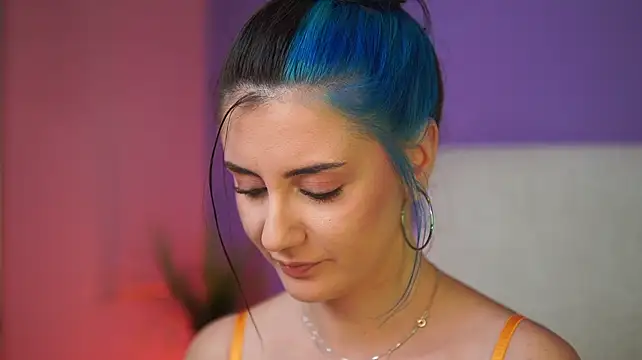 SabrinaHope Adlı Modelin Canlı XXX Sohbeti