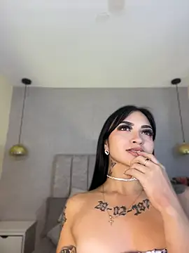 Pokazy przed kamerką – kathecute__