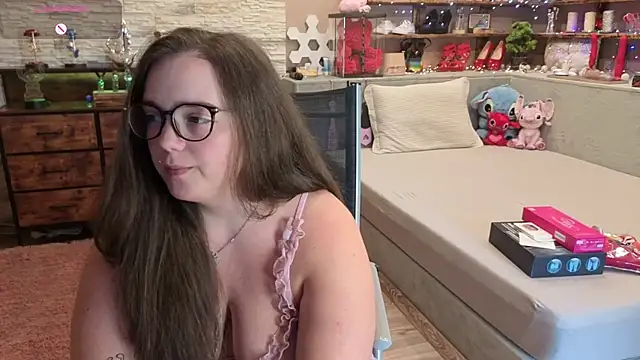 Kimberly-Caprice Chat XXX in diretta