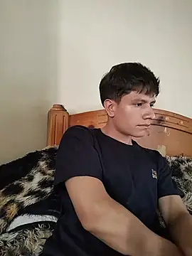 kleiverg69 Adlı Modelin Canlı XXX Sohbeti