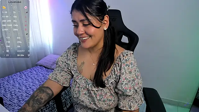 XXX chat uživo modela karlie02_