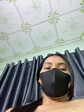 Ly_Coca2's Live XXX Chat