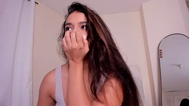 evely_coelloo Adlı Modelin Canlı XXX Sohbeti