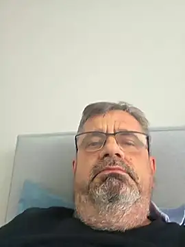 Axer1960 Show in webcam