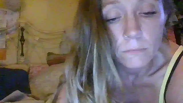 raybo715 Show in webcam