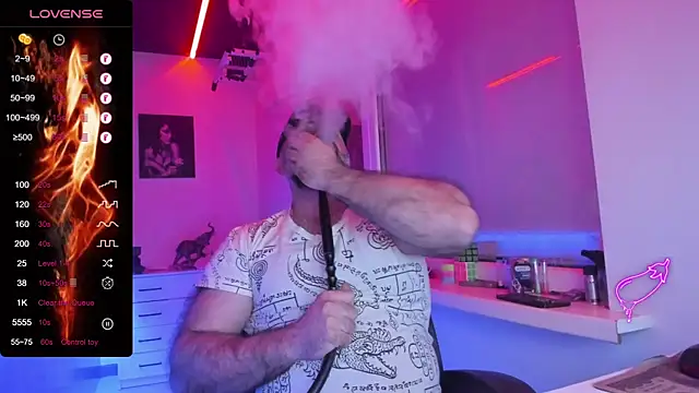 HAIR-MAN: διαδικτυακό σόου στην κάμερα
