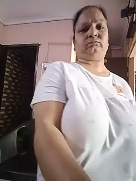 Show modela Kavya_kapoor na web-kameri
