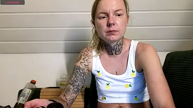 toy-girl Webcam-Show