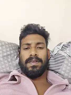 הופעת וובקאם של tamilcrazyboy