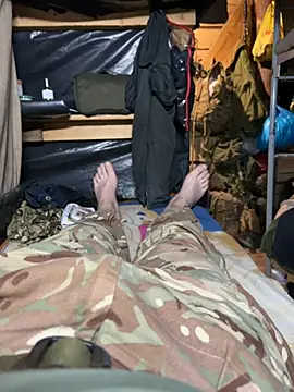 Pertunjukan Kamera Web Arthur_military