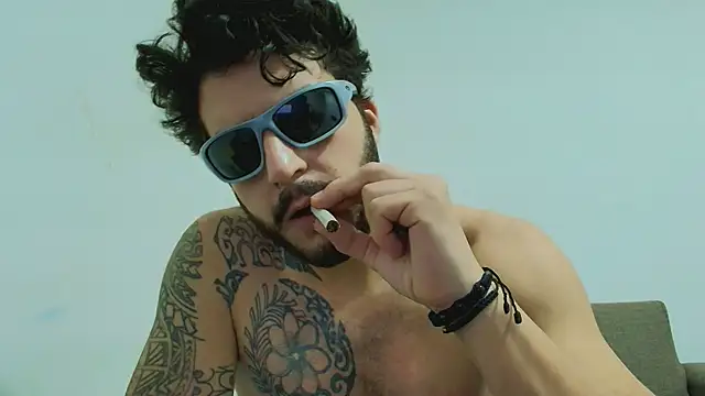 Вебкам-шоу thomas_gun