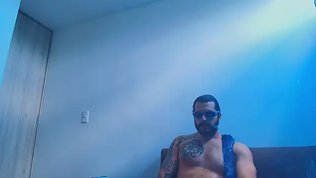 thomas_gun Chat XXX live