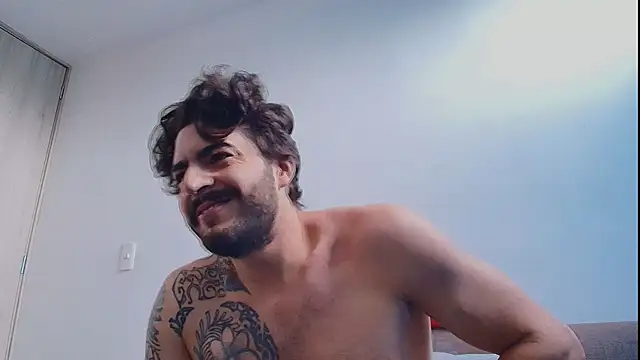 XXX chat uživo modela thomas_gun