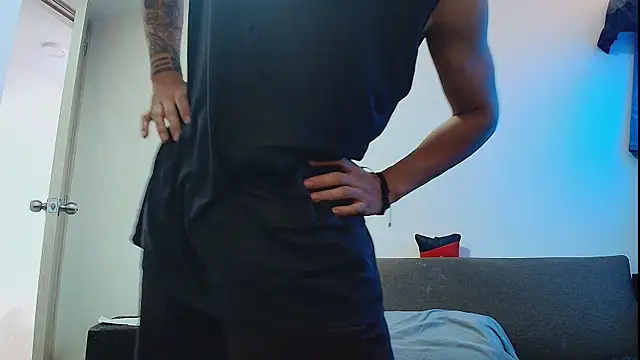 Czat XXX na żywo – thomas_gun