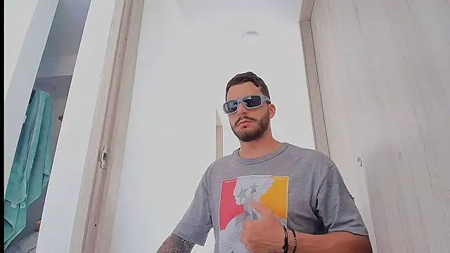 thomas_gun Chat XXX in diretta